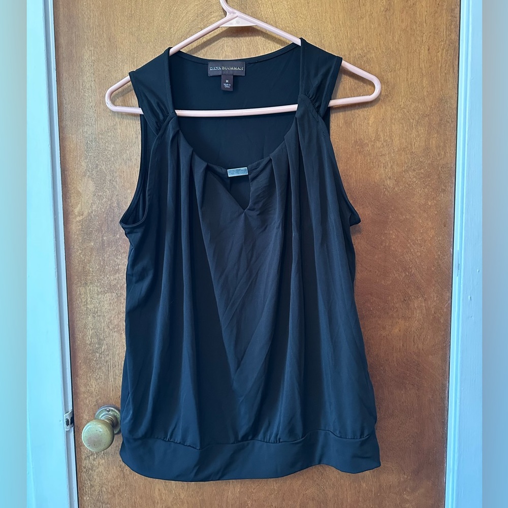 Size M Dana Buchman blouse NWOT